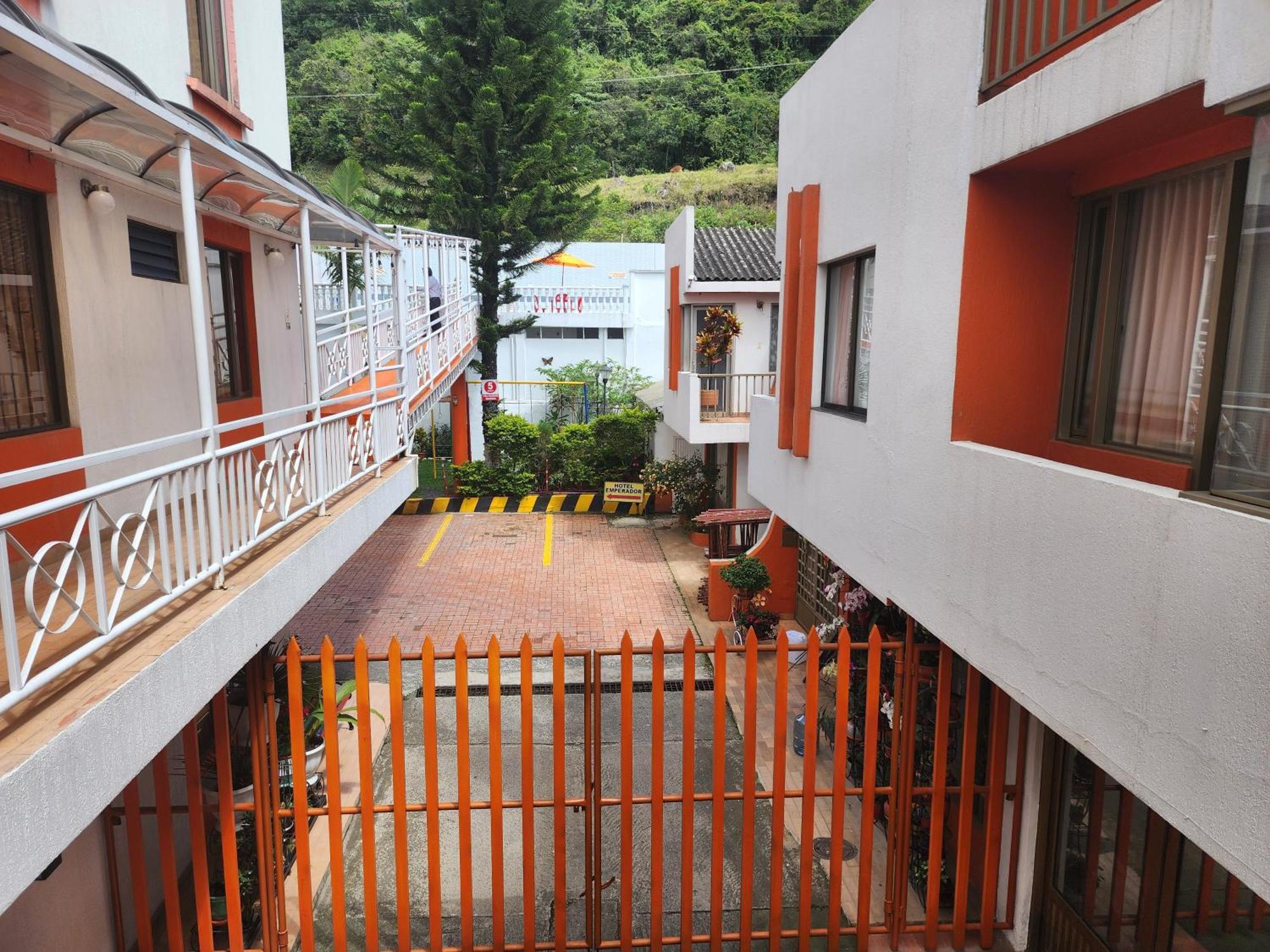 Hotel Emperador Barbosa  Exteriör bild