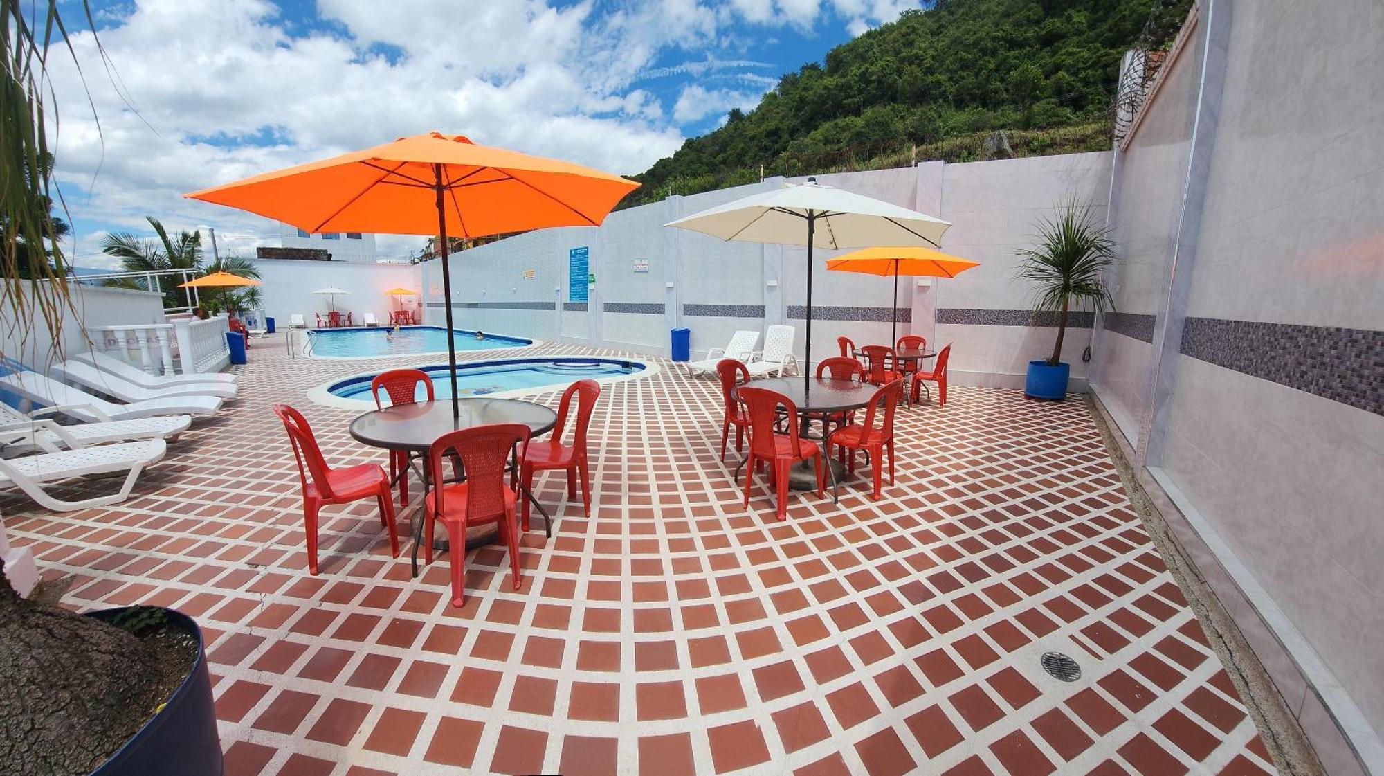 Hotel Emperador Barbosa  Exteriör bild