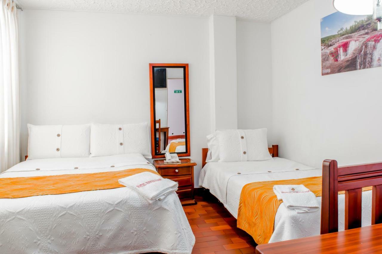 Hotel Emperador Barbosa  Rum bild